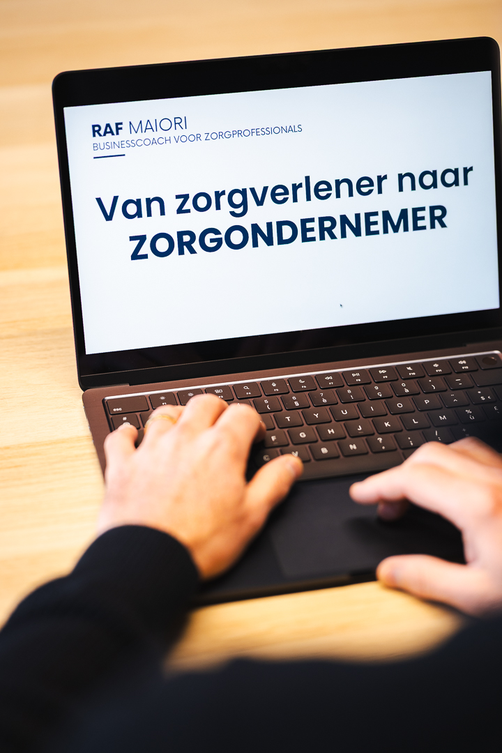 Raf Maiori aan het werk in de praktijk